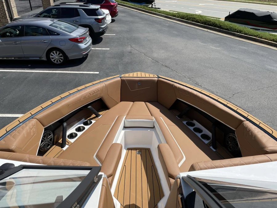 2027-nautique-s25-146172-image12
