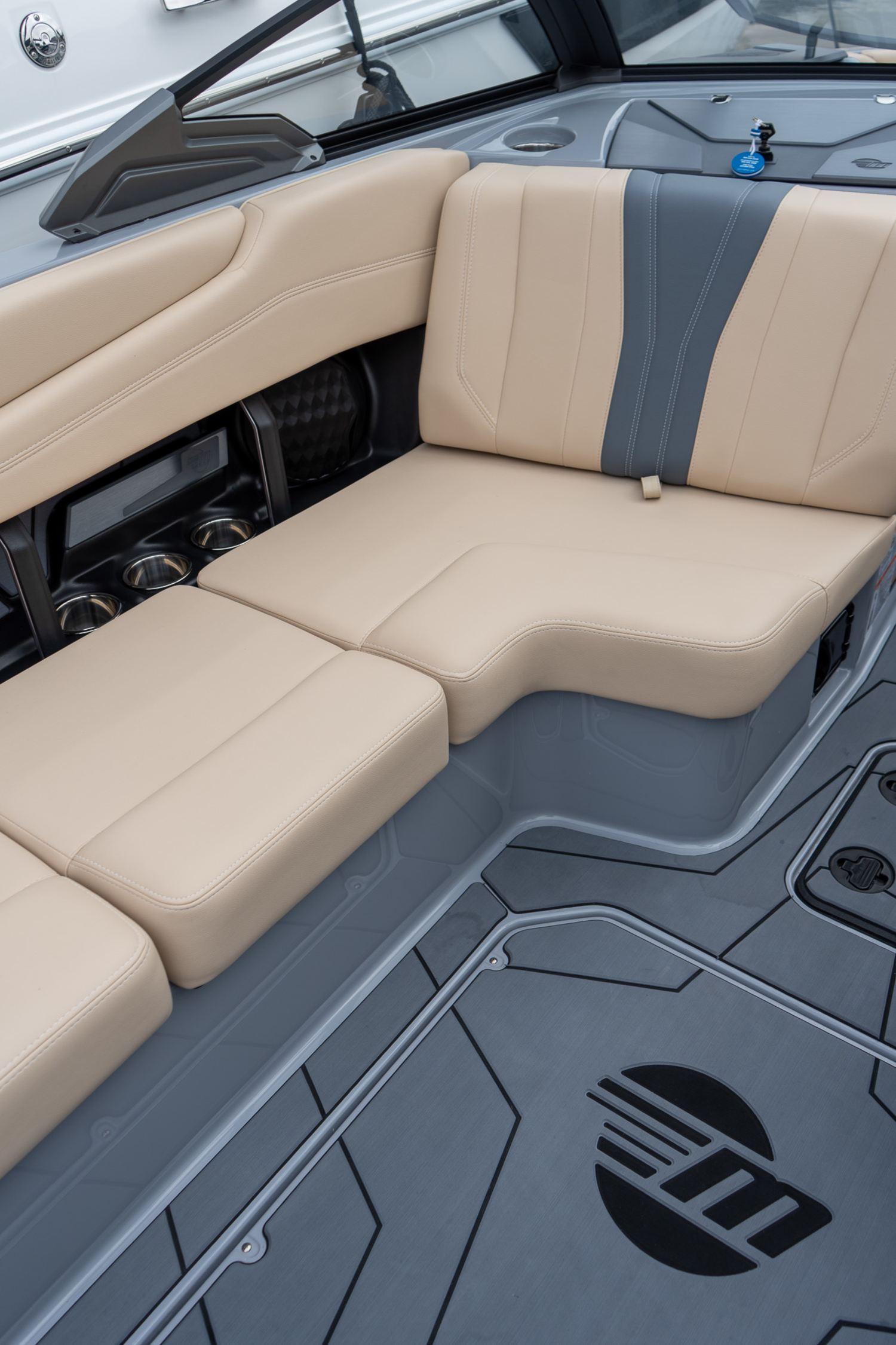 2027 Malibu 22LSV