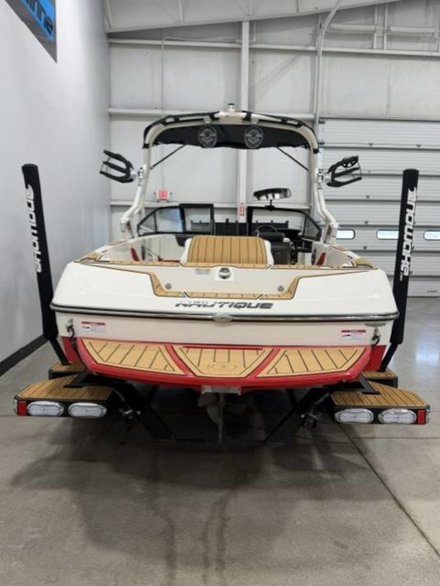 2025 Nautique Ski 200