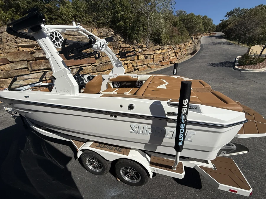 2027-supreme-s220-146188-image5