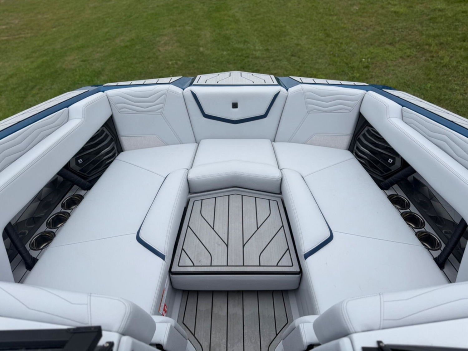 2026 Nautique G23