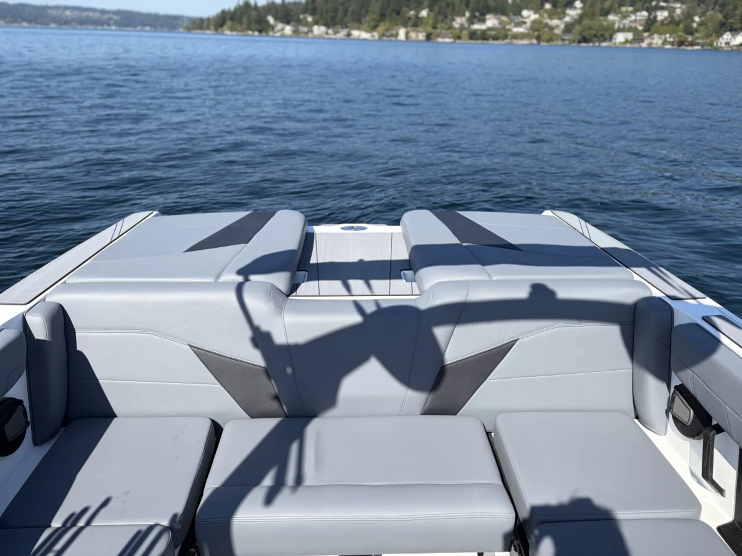  2027 Axis Wake Research T235