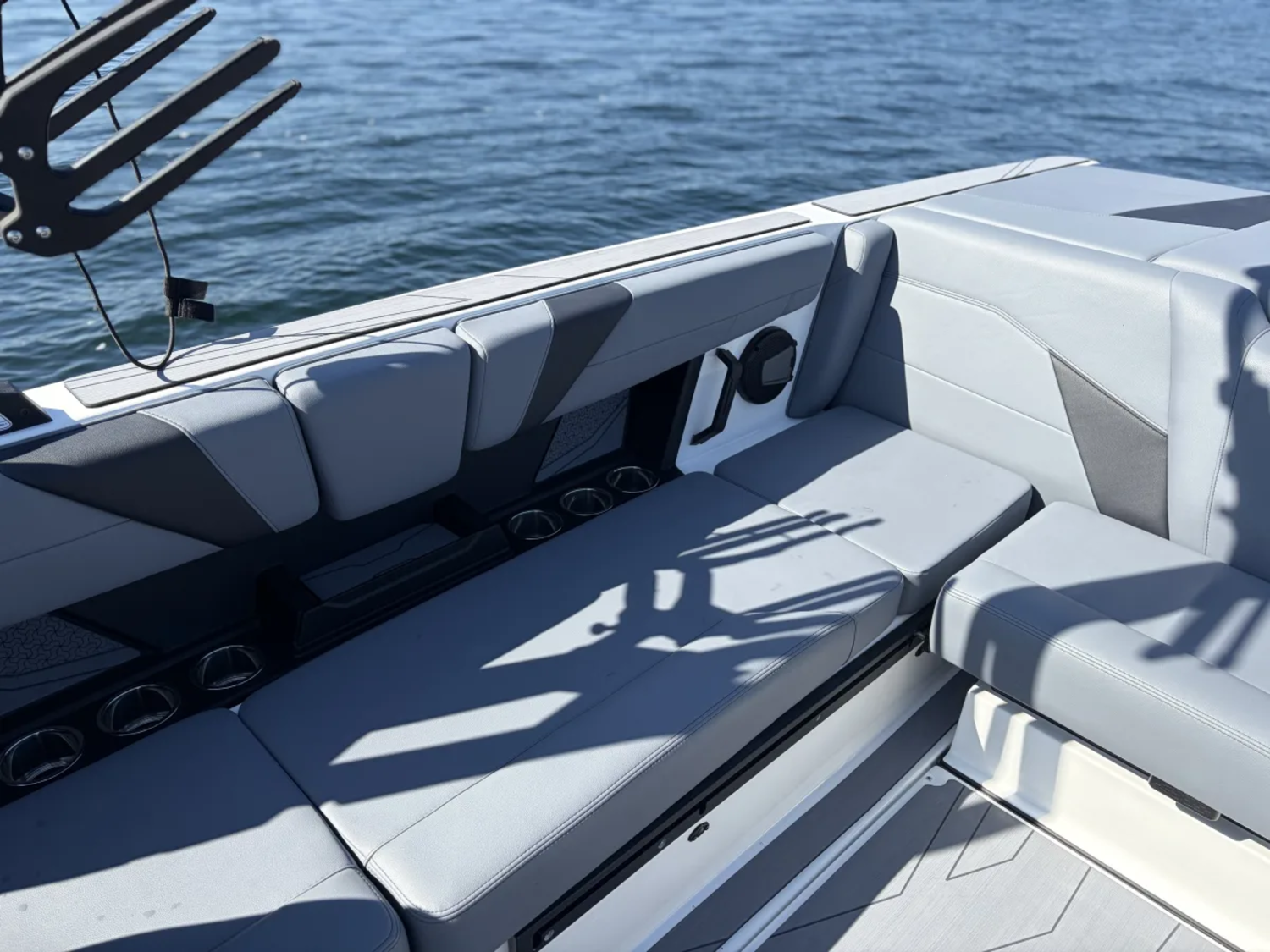  2027 Axis Wake Research T235