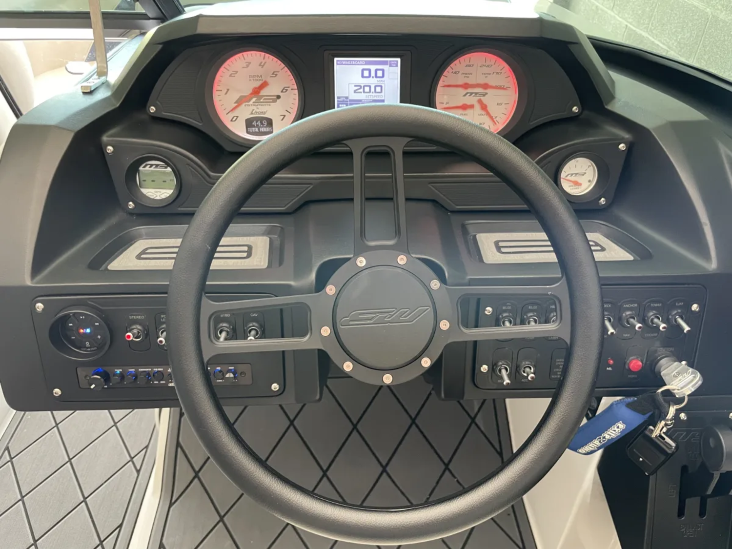 2020 MB Sports Boats B52 23