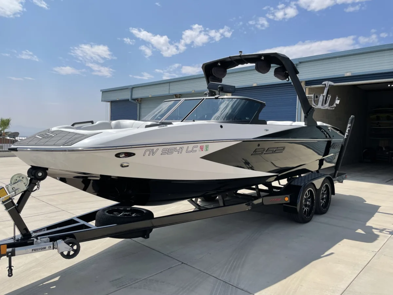 2020 MB Sports Boats B52 23