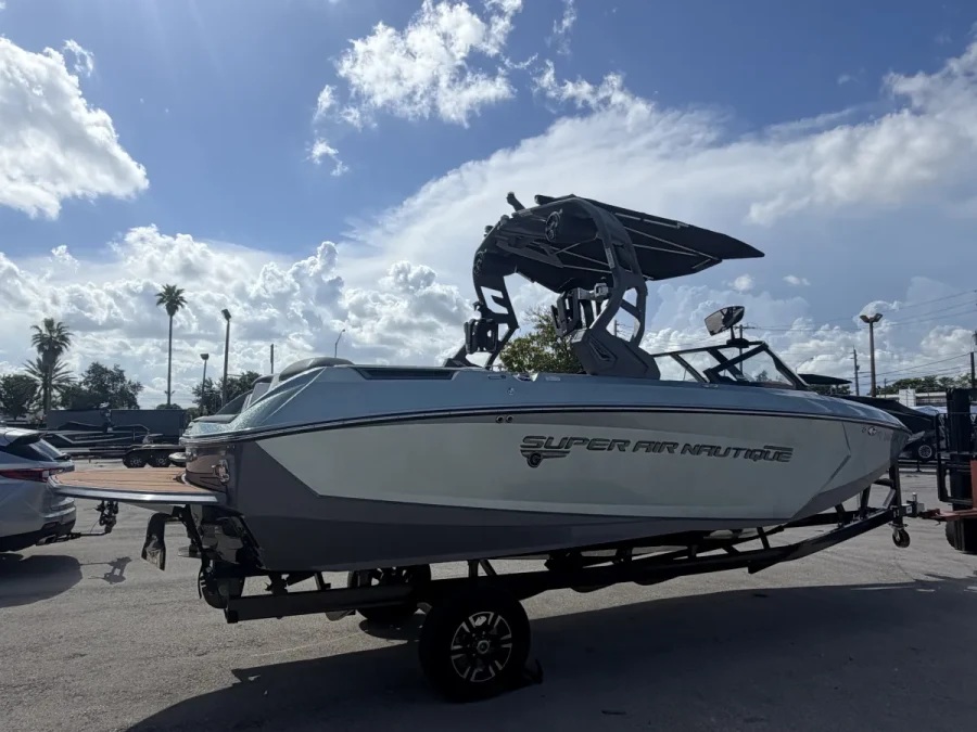 2020-nautique-g23-144986-image1.webp