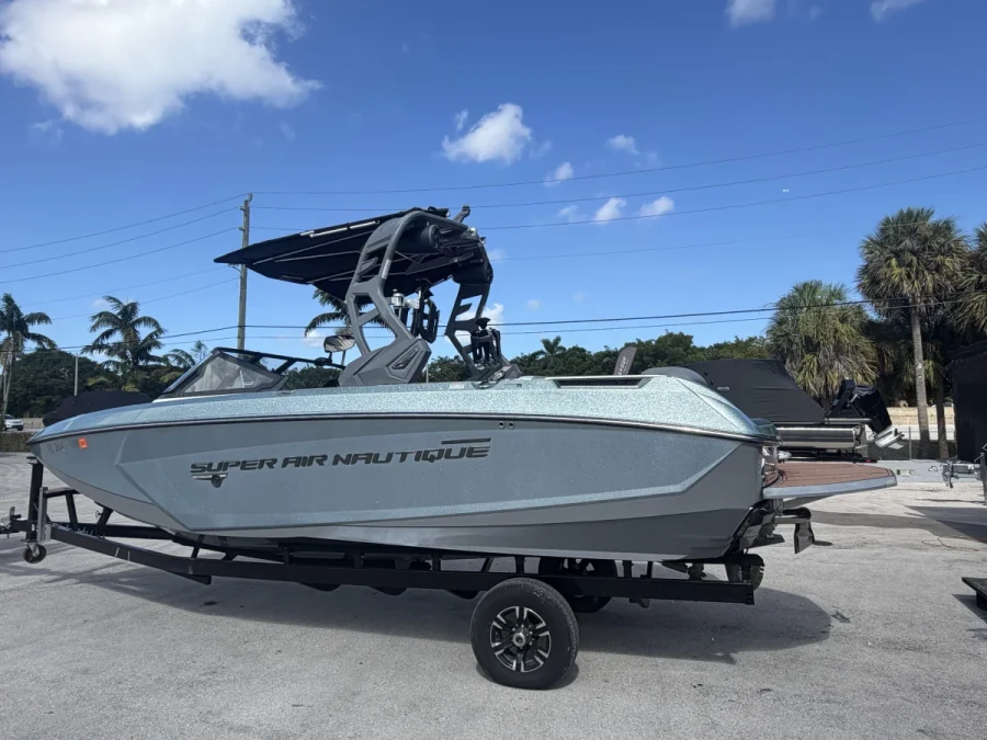 2020-nautique-g23-144986-image4.webp