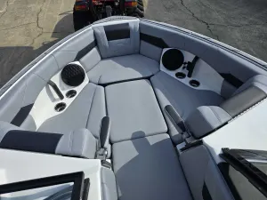 2027-malibu-wakesetter-23-lsv-144989-image6