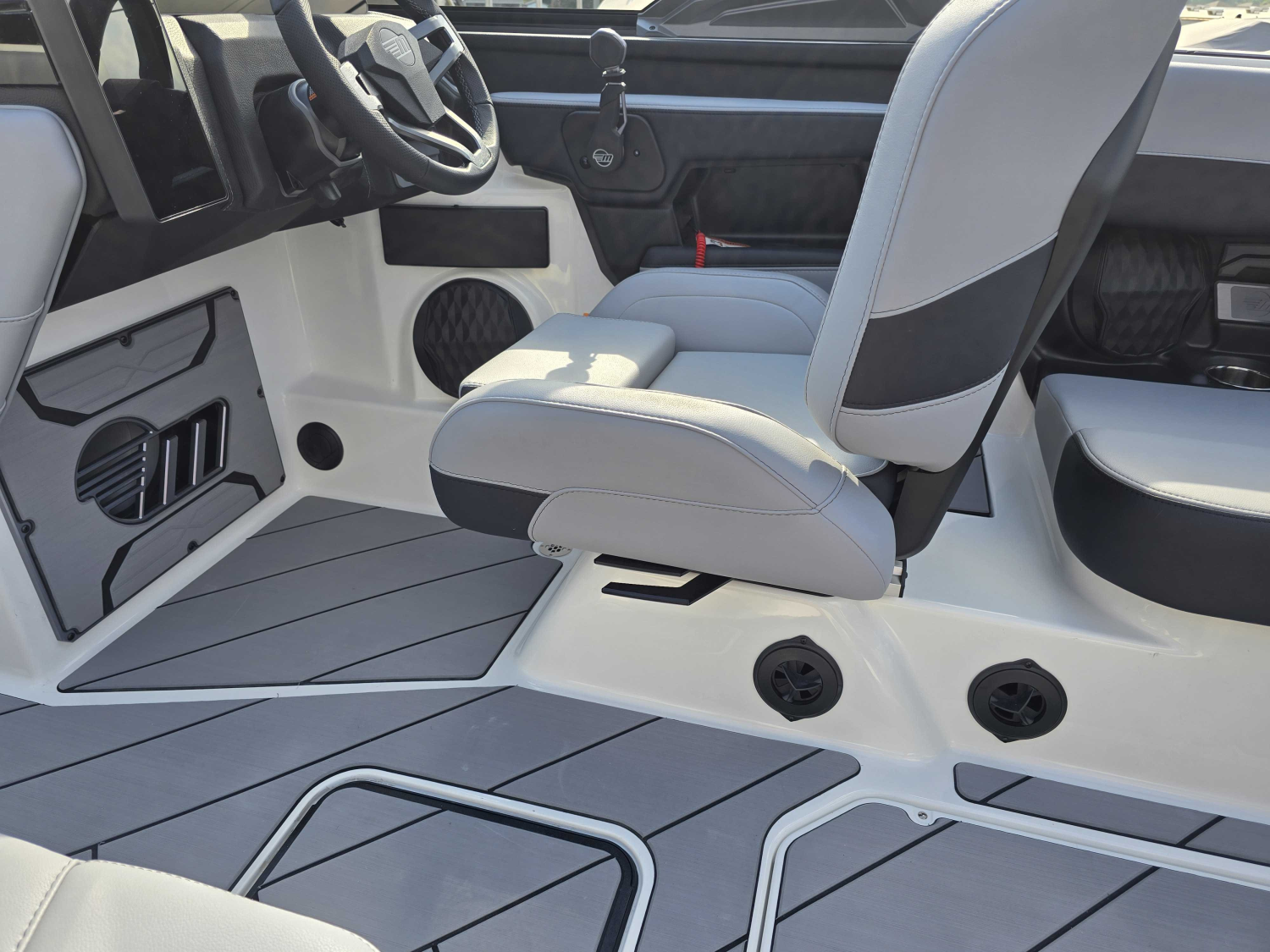 2027 Malibu Wakesetter 23 LSV