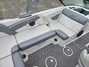 2019-mastercraft-nxt20-144993-image8