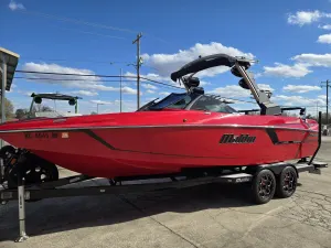 2019-malibu-wakesetter-24-mxz-144998-image2