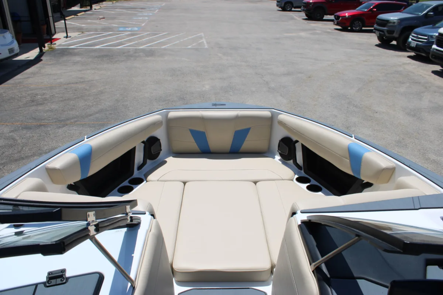 2027 Axis T220