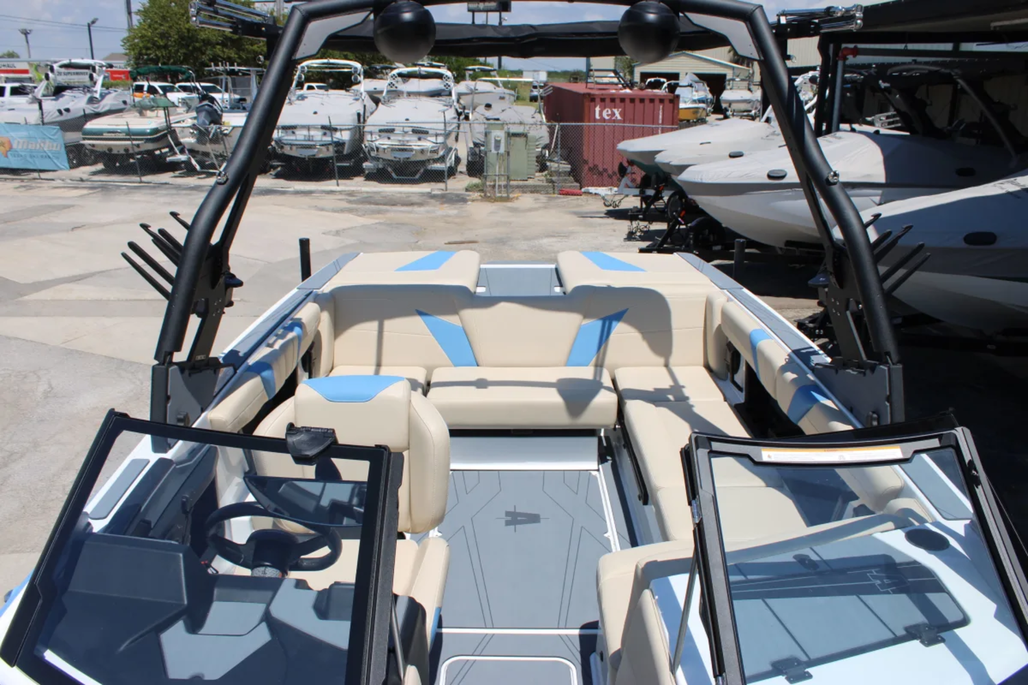 2027 Axis T220