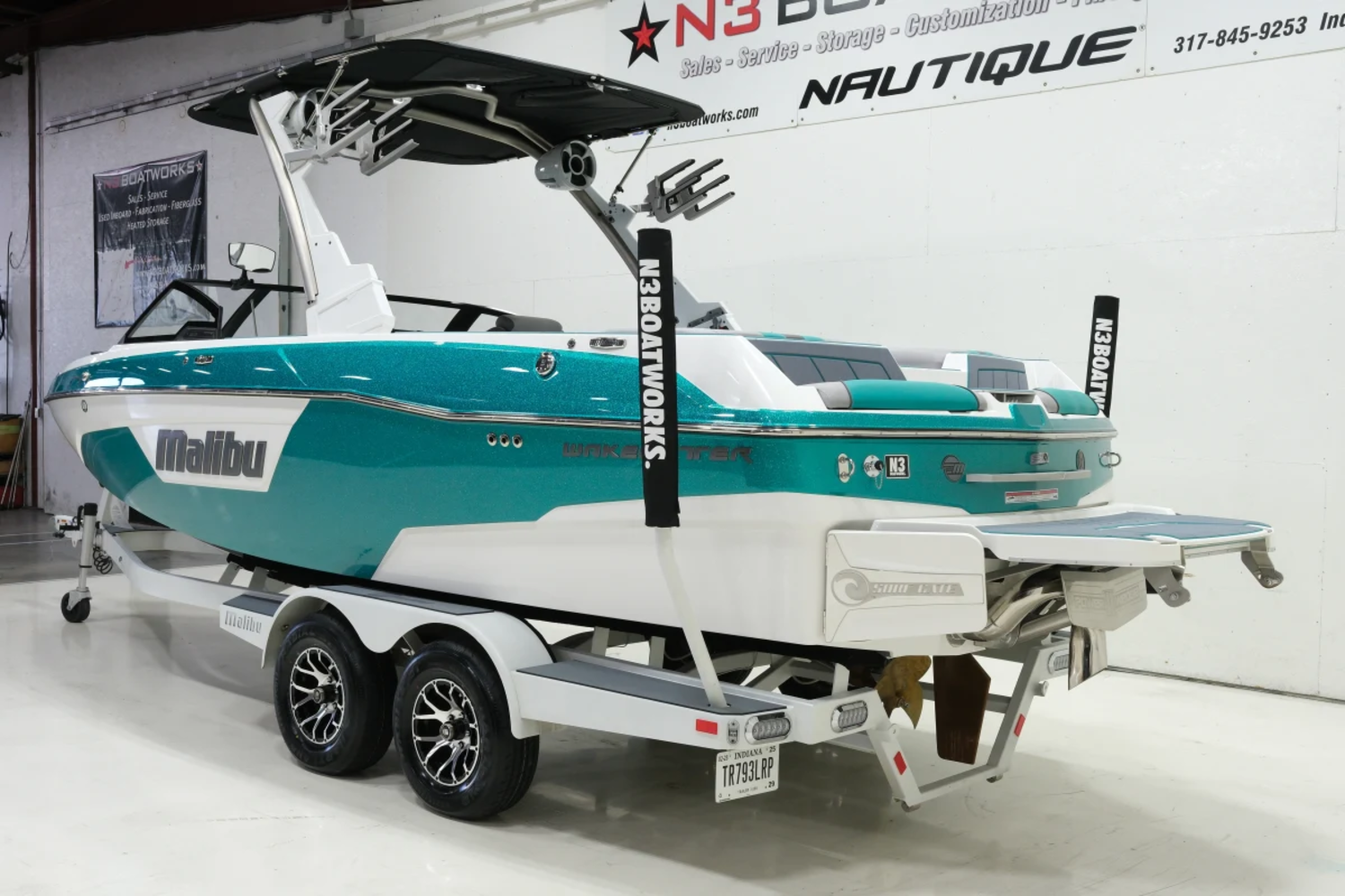 2021 Malibu 23 LSV