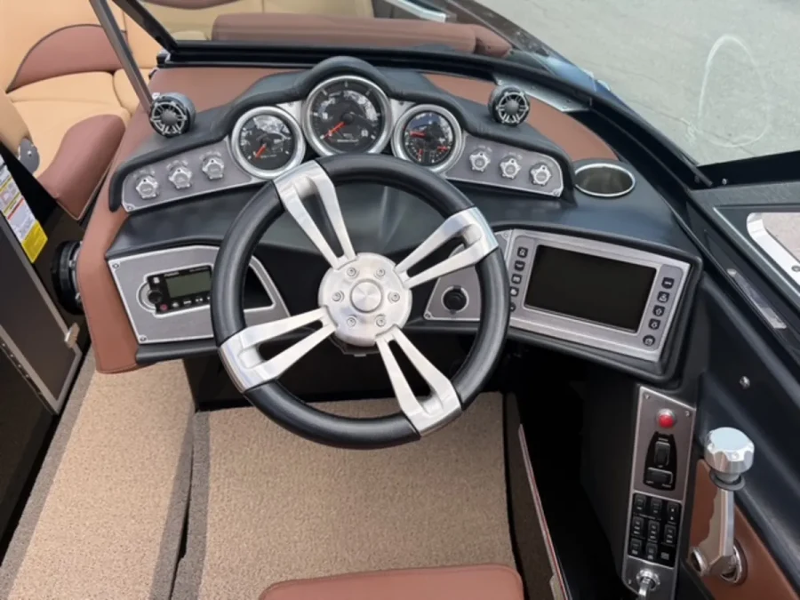 2017-mastercraft-x23-145018-image13.webp
