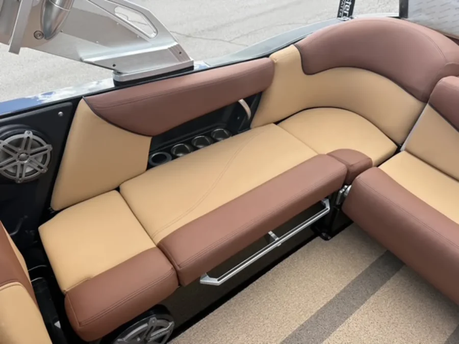 2017-mastercraft-x23-145018-image16.webp