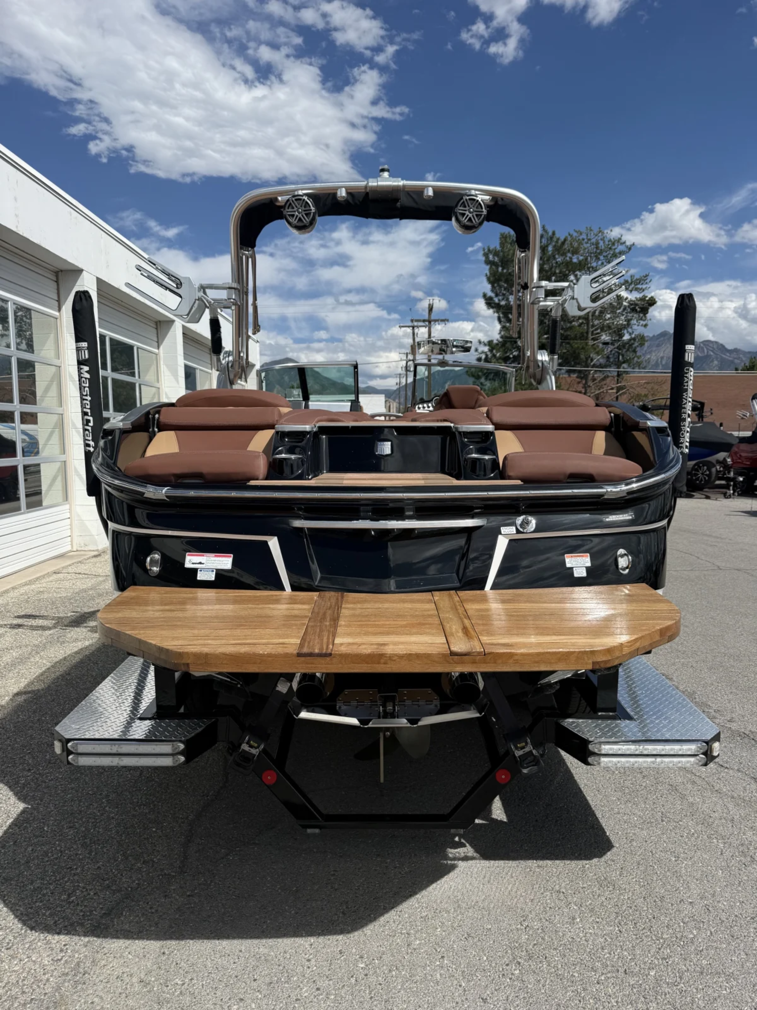 2017 23' MasterCraft X23 Surf Edition