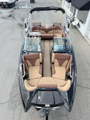 2017-mastercraft-x23-145018-image6.webp