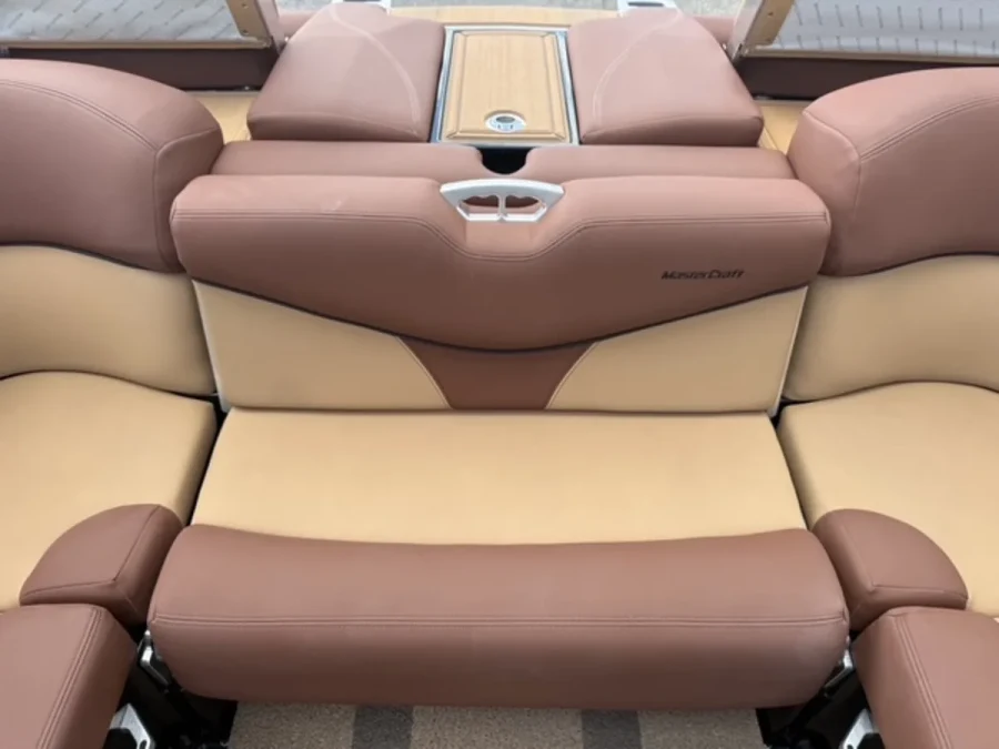 2017-mastercraft-x23-145018-image8.webp
