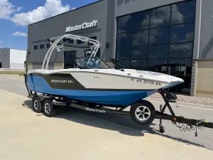 2017-mastercraft-nxt22-145019-image0.webp