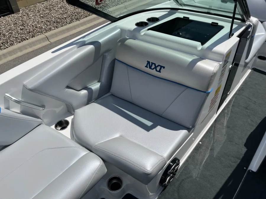 2017-mastercraft-nxt22-145019-image11.webp