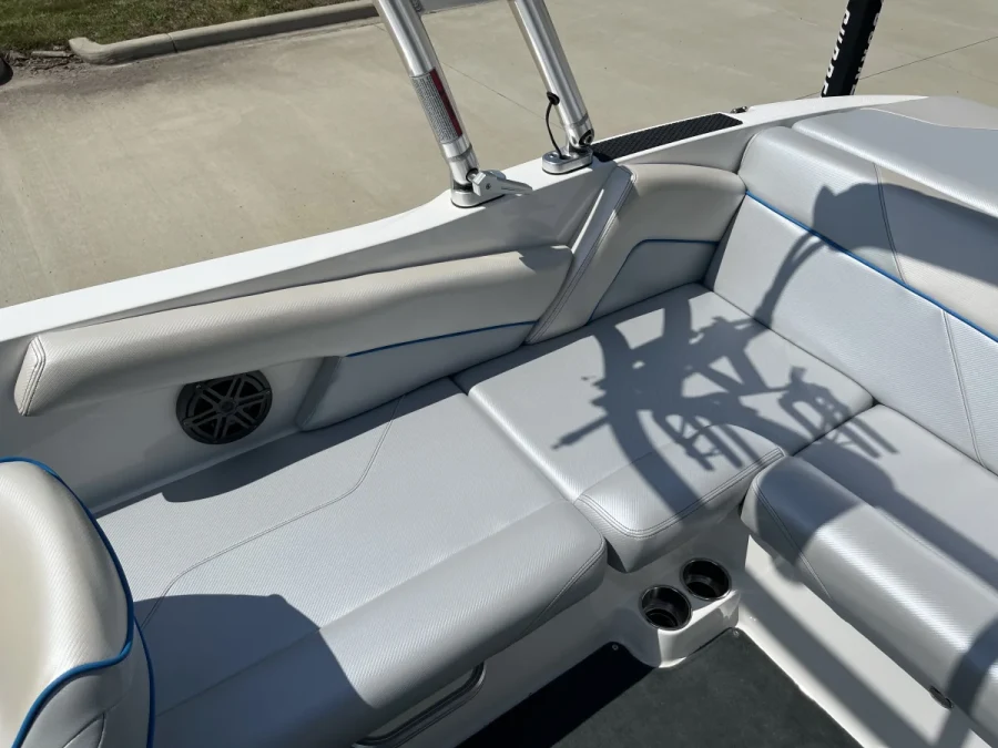 2017-mastercraft-nxt22-145019-image14.webp