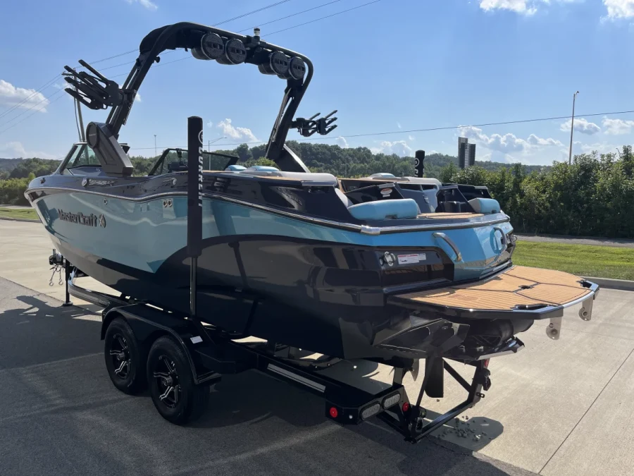 2024-mastercraft-x24-145020-image7.webp