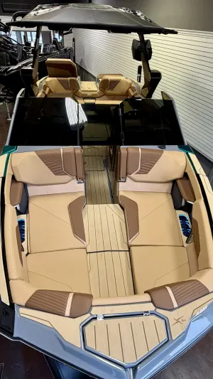 2026-mastercraft-x24-145022-image3.webp