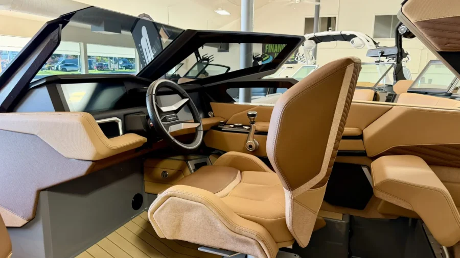 2026-mastercraft-x24-145022-image4_165750.webp