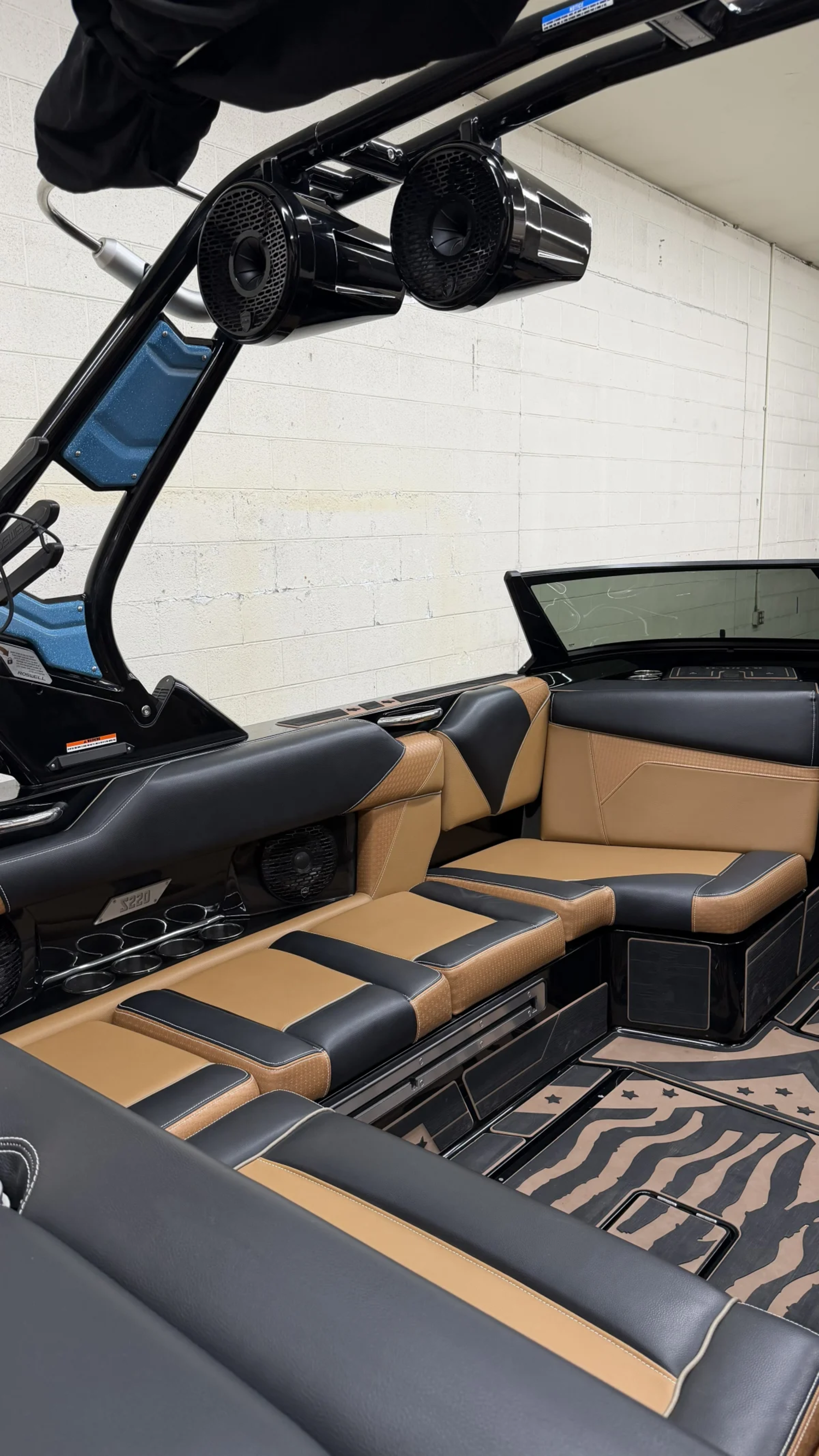 2022 Supreme S220