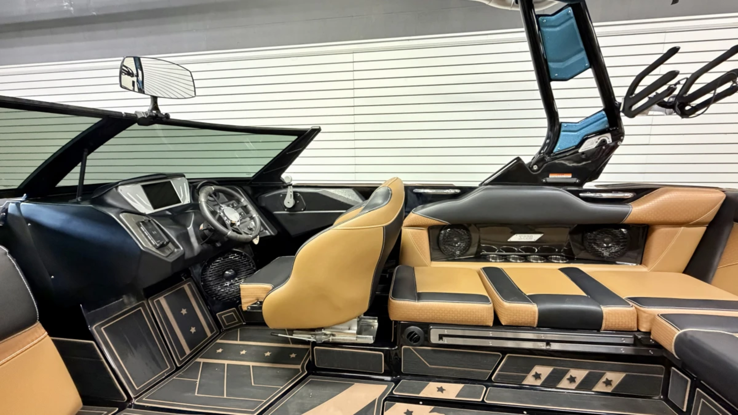 2022 Supreme S220
