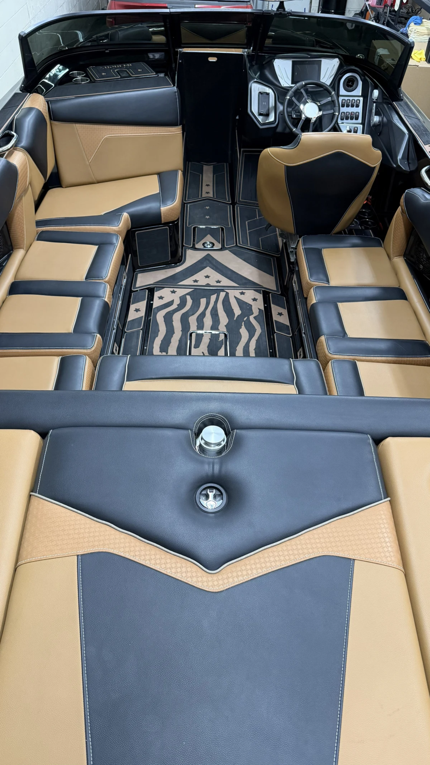 2022 Supreme S220