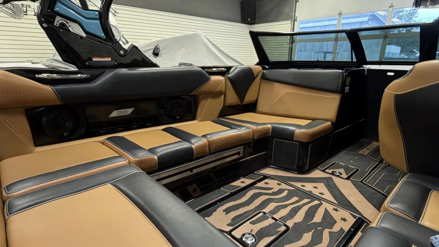 2022 Supreme S220
