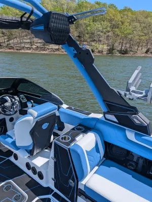 2026-malibu-wakesetter-25-lsv-145024-image8.webp