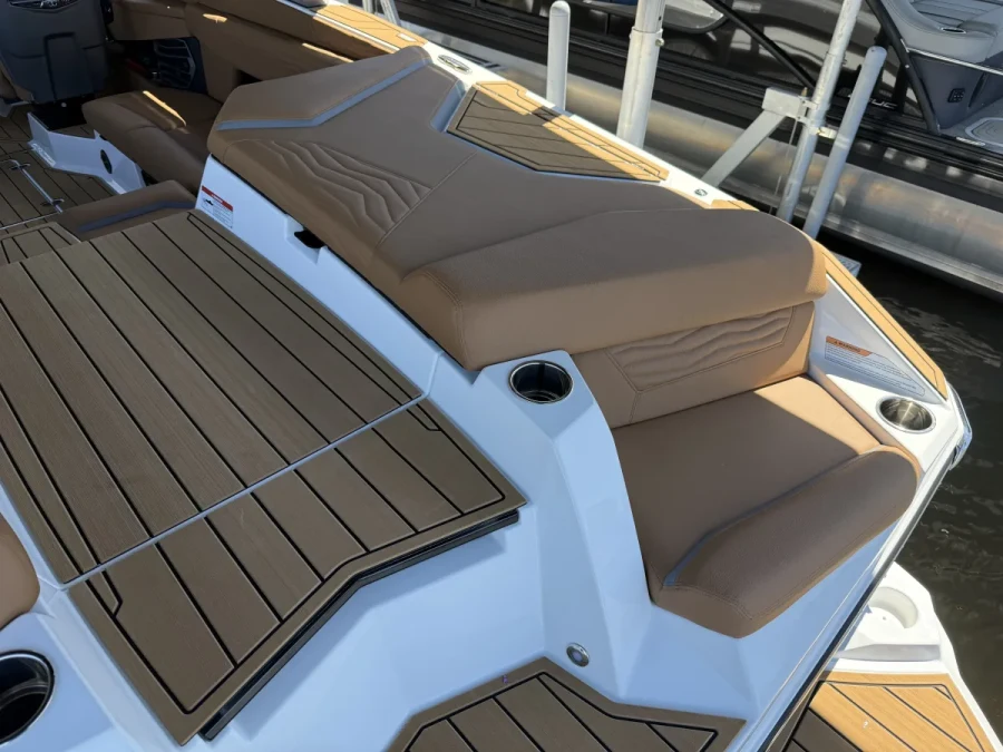 2025-nautique-g23-145030-image17.webp