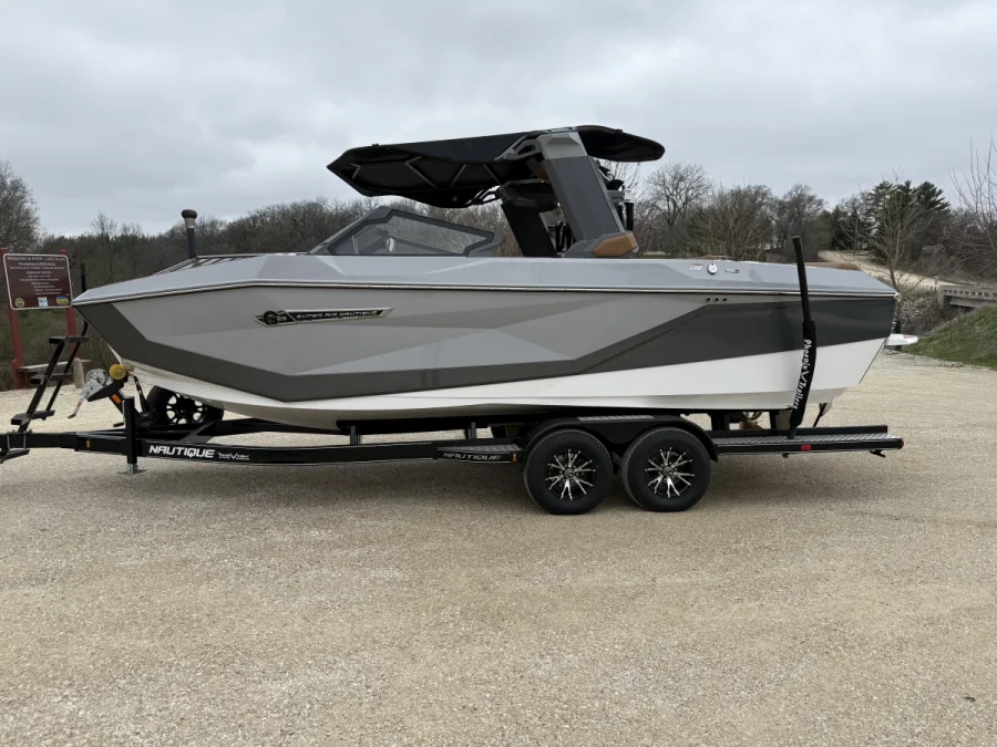 2025-nautique-g23-145030-image4.webp