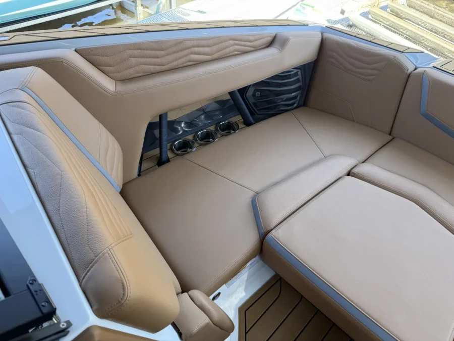 2025-nautique-g23-145030-image9.webp