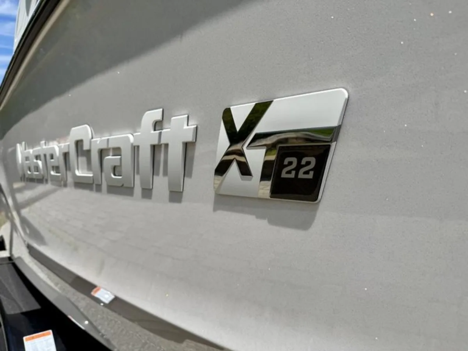 2027 MasterCraft XT22 