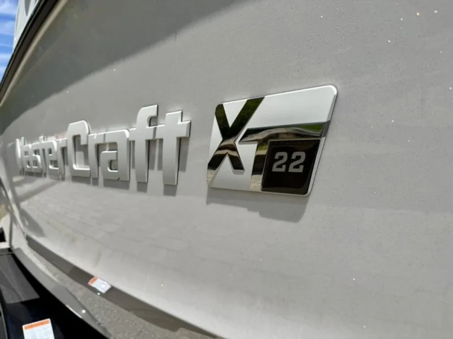 2027-mastercraft-xt22-146248-image1.webp