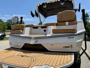 2027 MasterCraft XT22  Icon