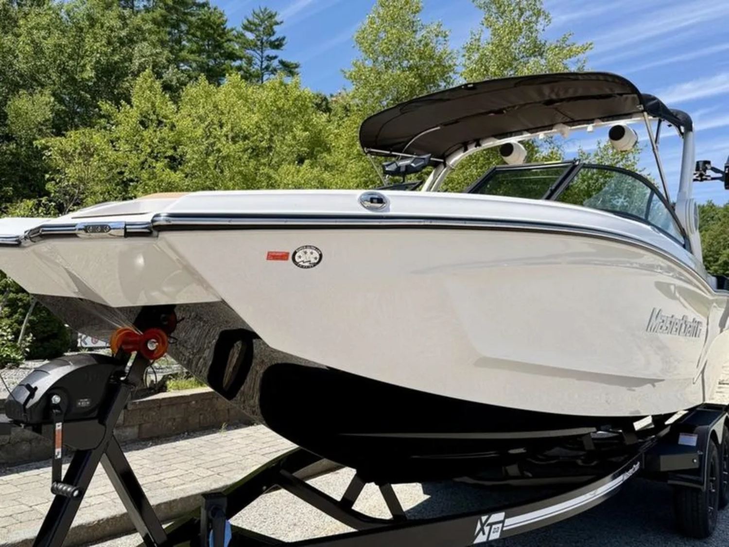 2027 MasterCraft XT22 