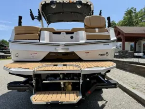 2027 MasterCraft XT22  Icon