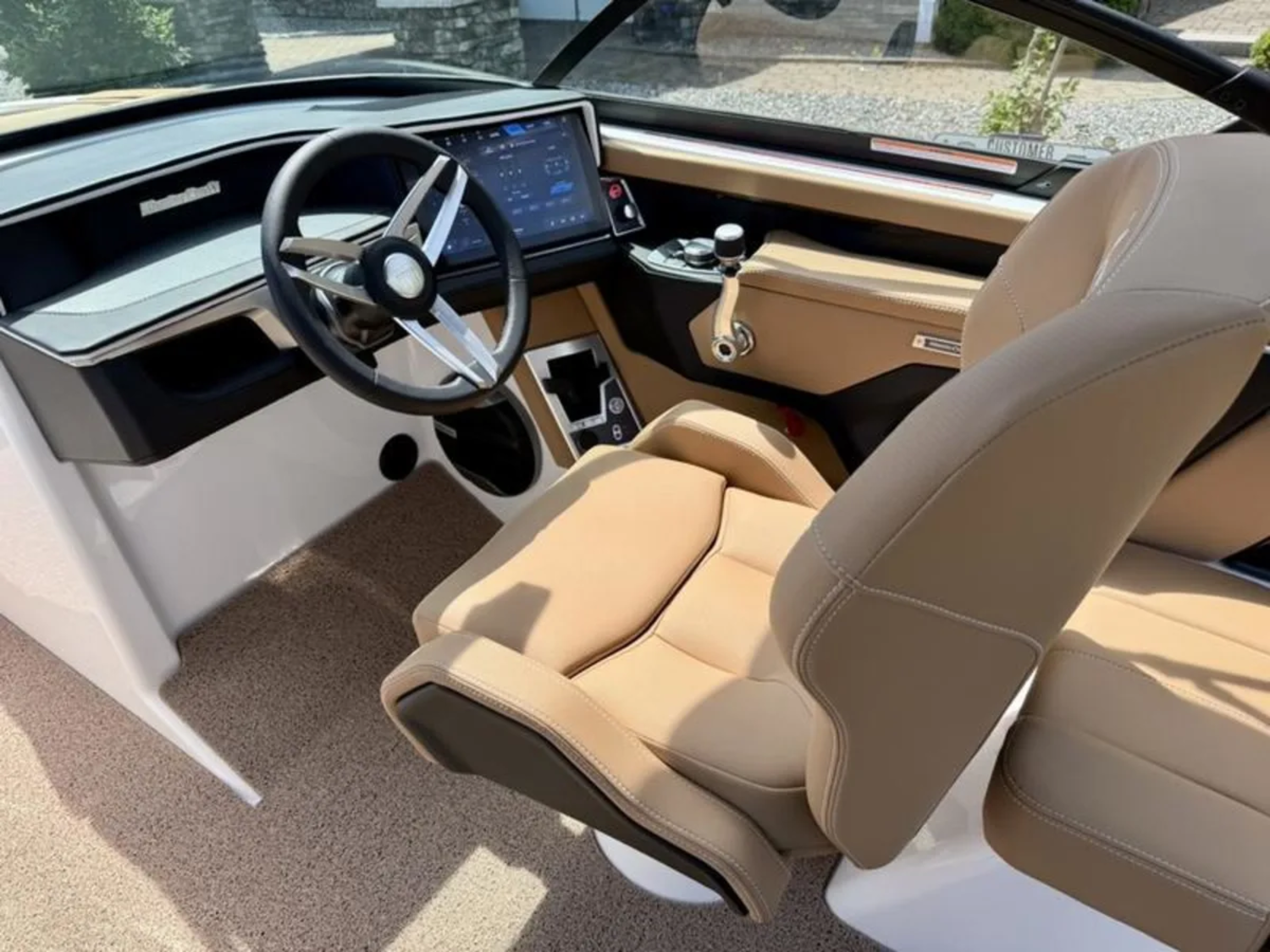 2027 MasterCraft XT22 