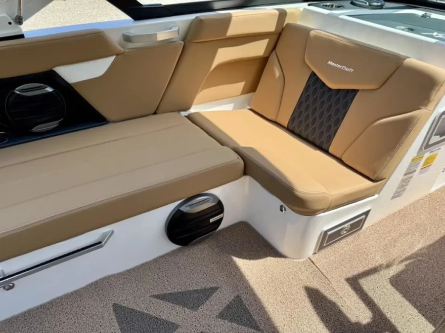 2027-mastercraft-xt22-146248-image8.webp
