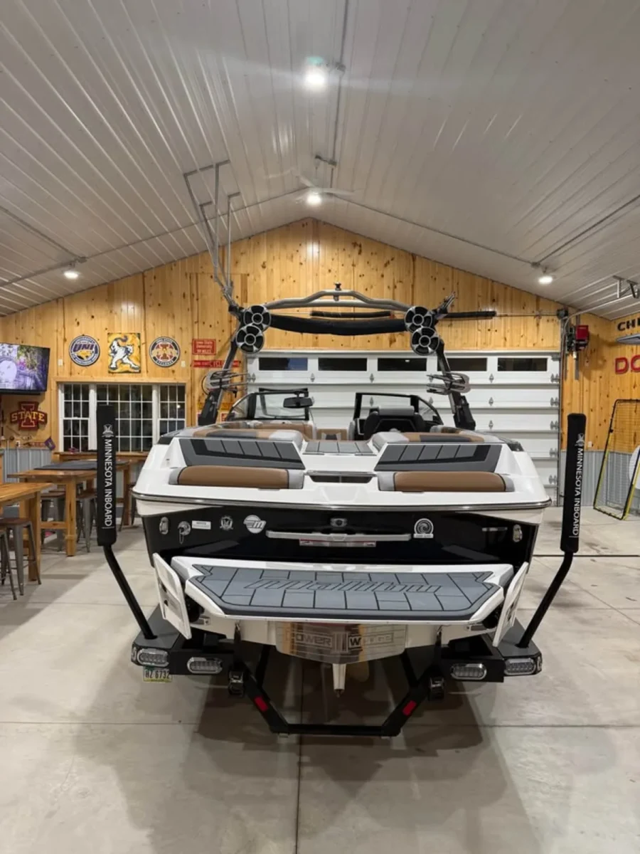 2021-malibu--wakesetter-23-mxz-146267-image1.webp