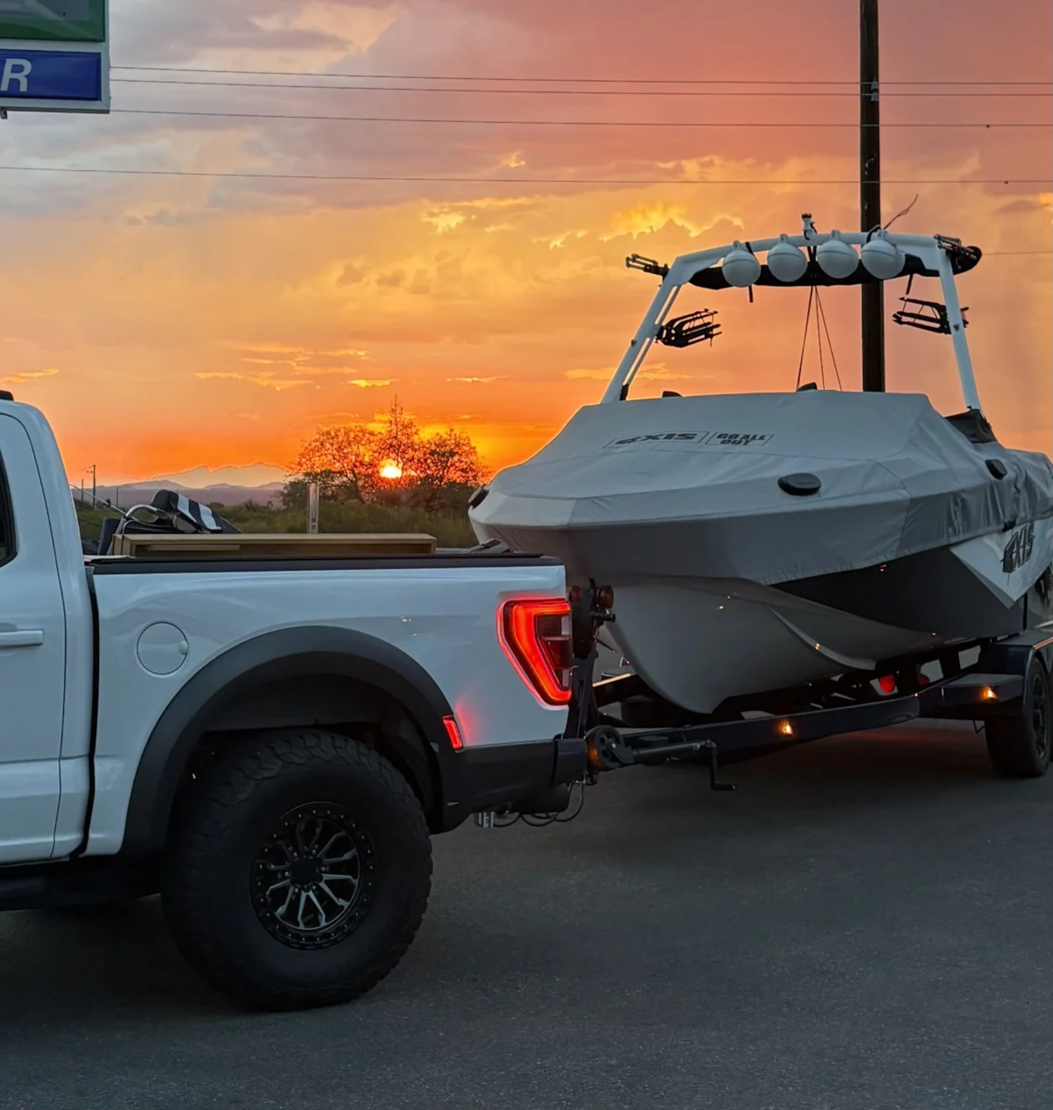 2024 Axis Boats T235
