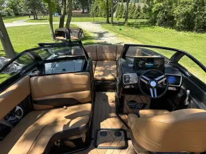 2018 Malibu Boats Wakesetter 24 MXZ Icon
