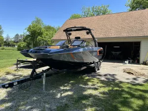 2018 Malibu Boats Wakesetter 24 MXZ Icon
