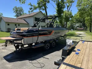 2018 Malibu Boats Wakesetter 24 MXZ Icon