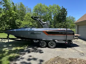 2018 Malibu Boats Wakesetter 24 MXZ Icon